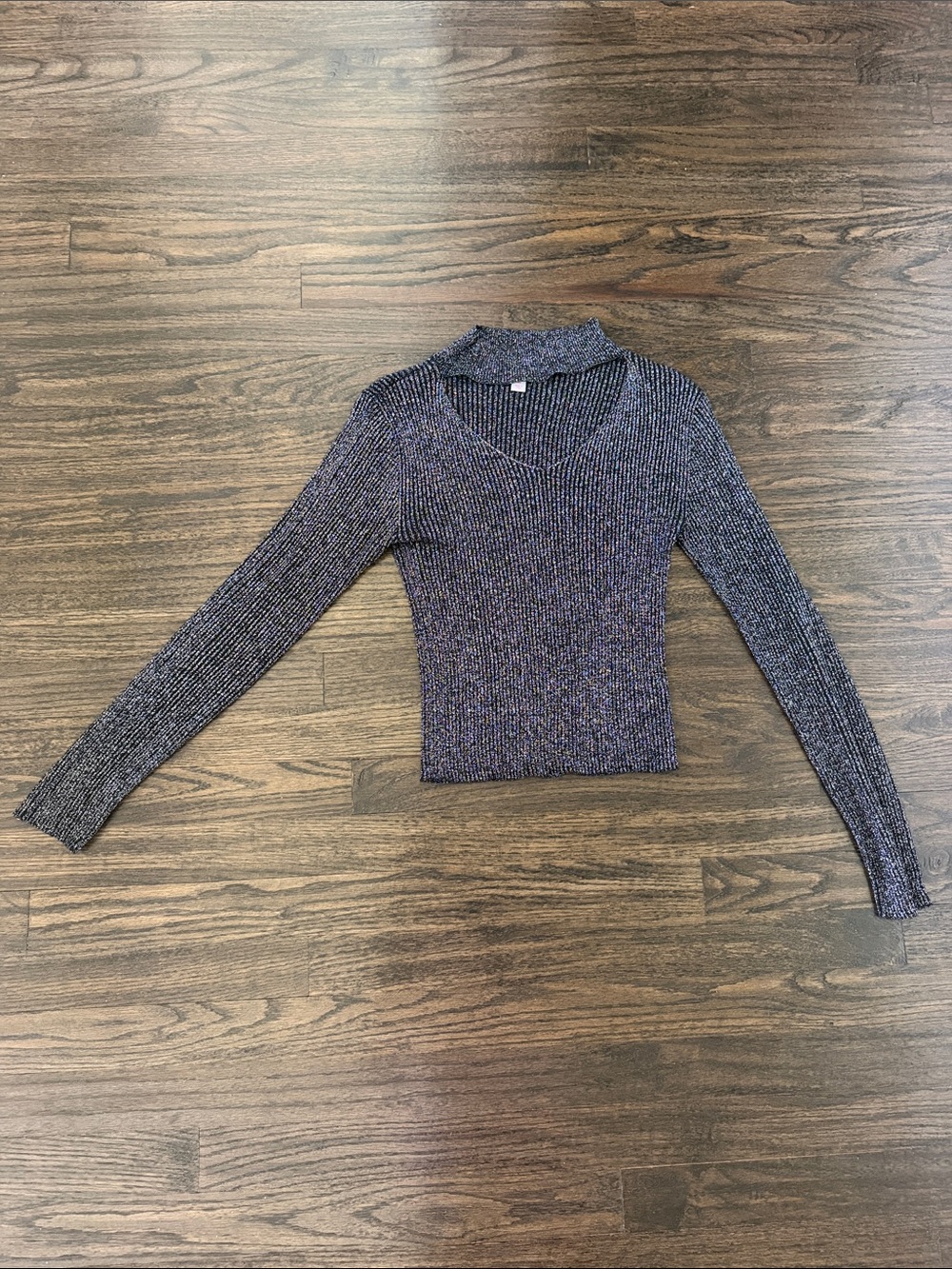 Ribbed V-Neck Metallic Knit Top - Black/Silver